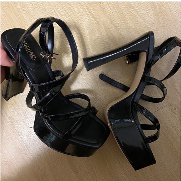 Michael Kors Patent Leather Platform Heels NWOB Sz 7.5 - Picture 2 of 4